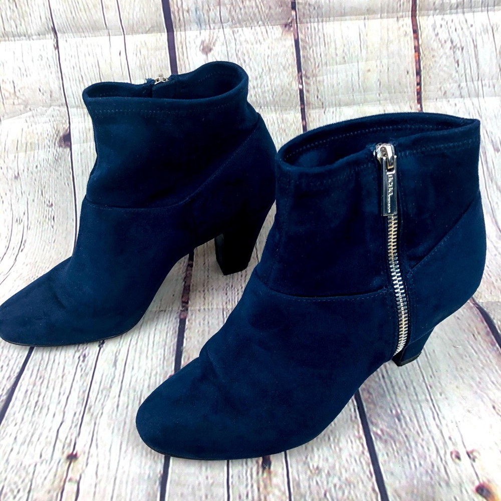 BCBG Generation Datto Blue Suede Zip Booties 7.5